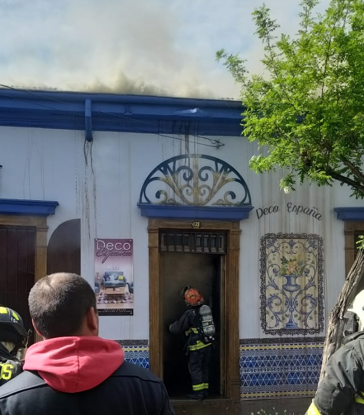 Andes On Line Voraz Incendio Afect A Cinco Antiguas Viviendas Del