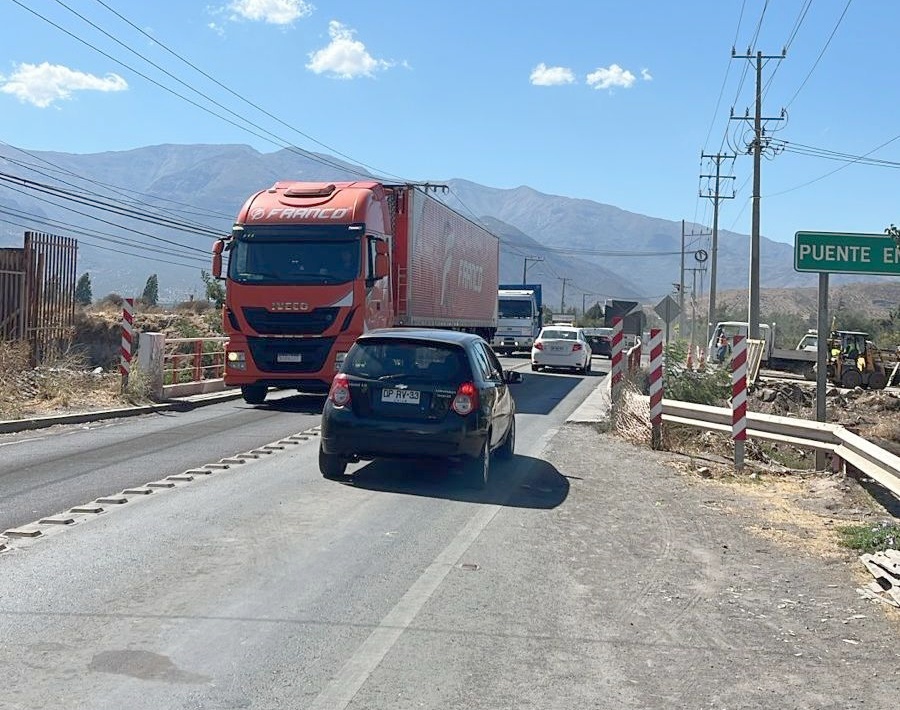 Esval reabrió anticipadamente la pista intervenida en ruta que conecta San Felipe y Putaendo