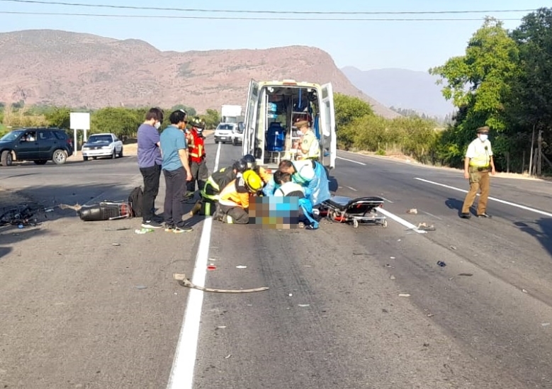 El motociclista falleció a causa de la gravedad de sus heridas (Fotografías gentileza Cuerpo de Bomberos Los Andes-Calle Larga).