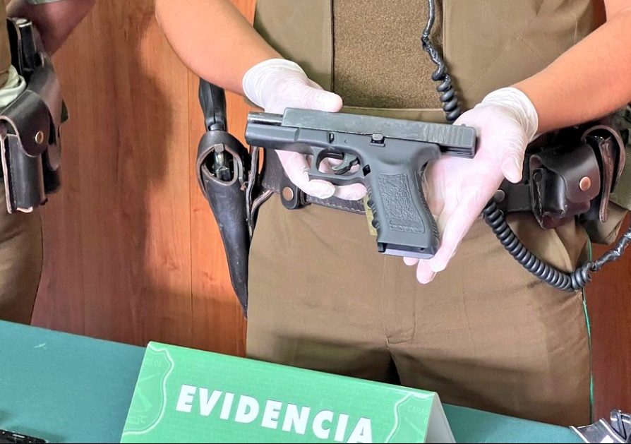 El arma usada en el atraco fue encontrada en la mochila del imputado (Foto principal de contexto).