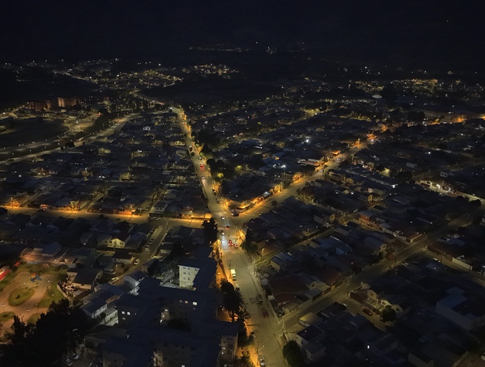 Principales vías hacia el sector alto de Llay Llay cuentan con nuevas luminarias peatonales